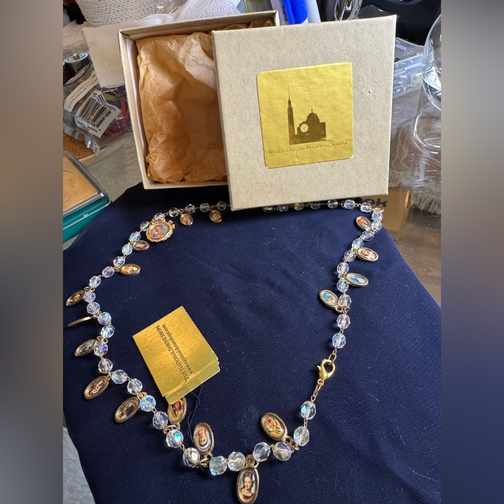 The national shrine shops nwt Elegant Gold Religious Pendant Necklace - Picture 11 of 12